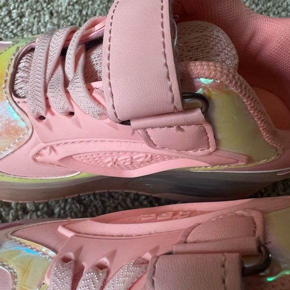 Sneakers with rollers.New - Picture 10 of 11